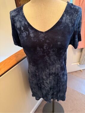 Tryst Navy Tie-Dye V-Neck Tunic